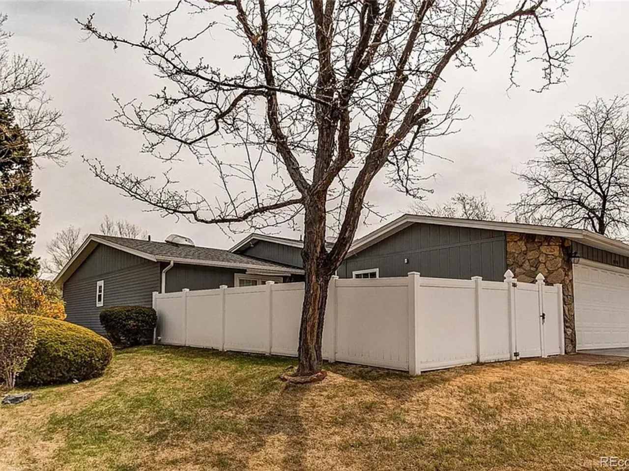 Spacious home right on the goldfcourse