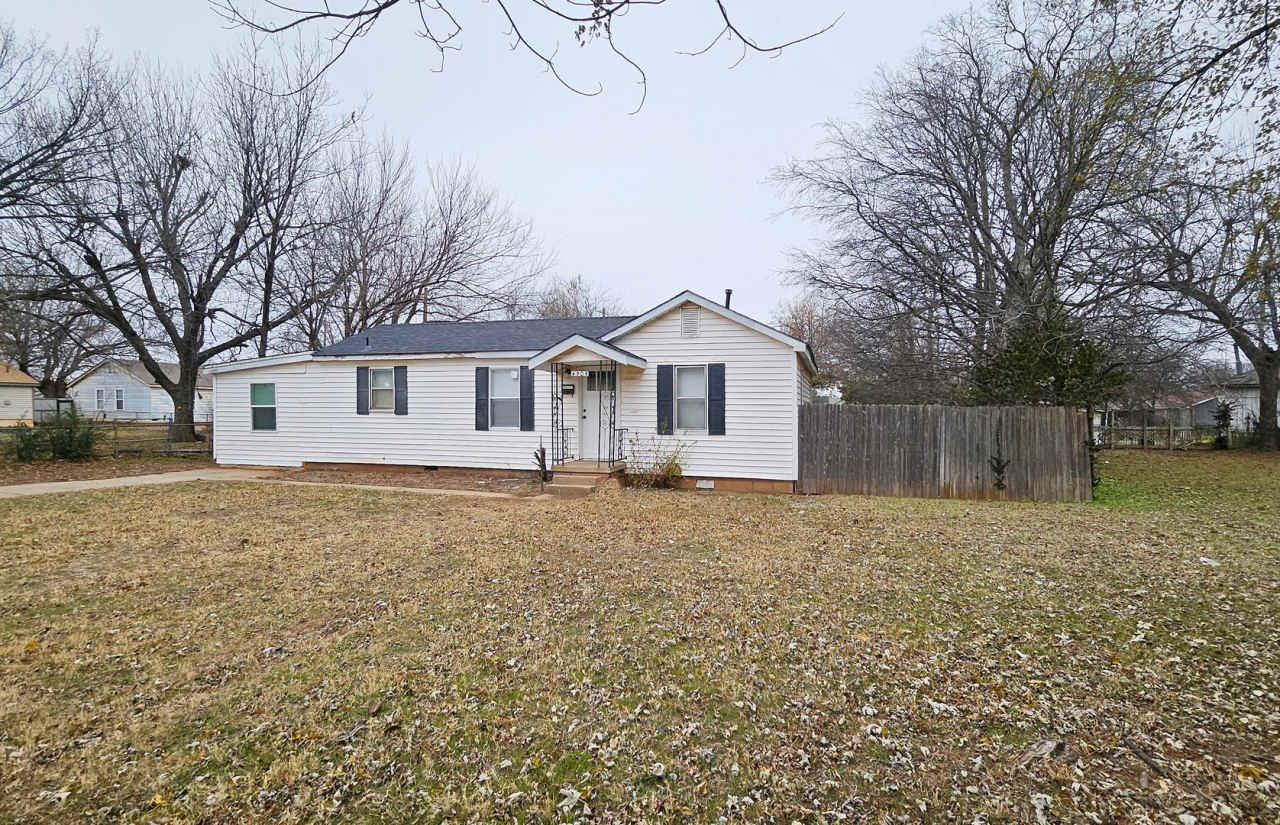 Remodel-Lots of Yard Space-3 Bed/2 Bath