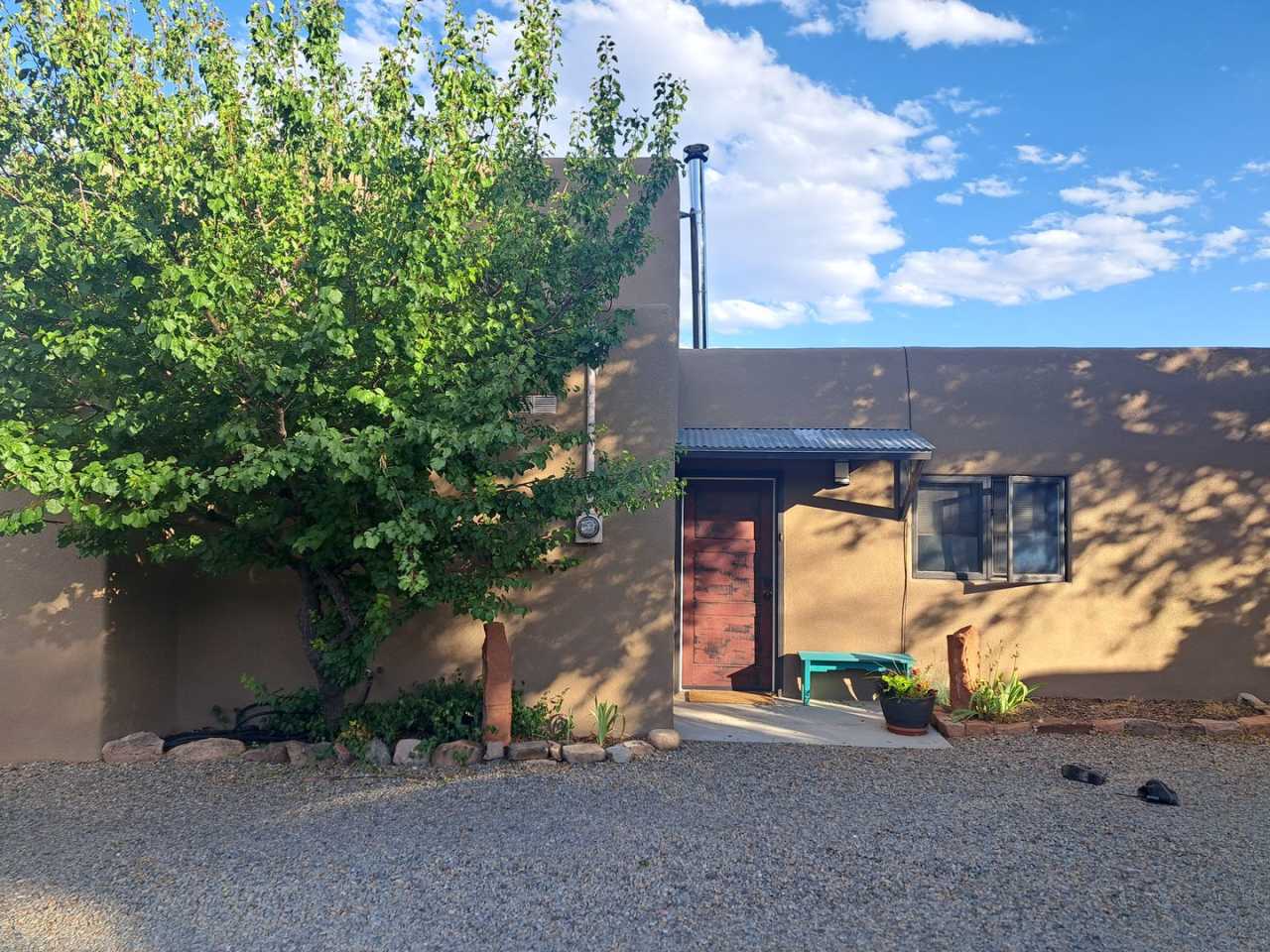 Charming 4-Bedroom, 2-Bath Home with Private Yard – Unfurnished, 12-Month Lease