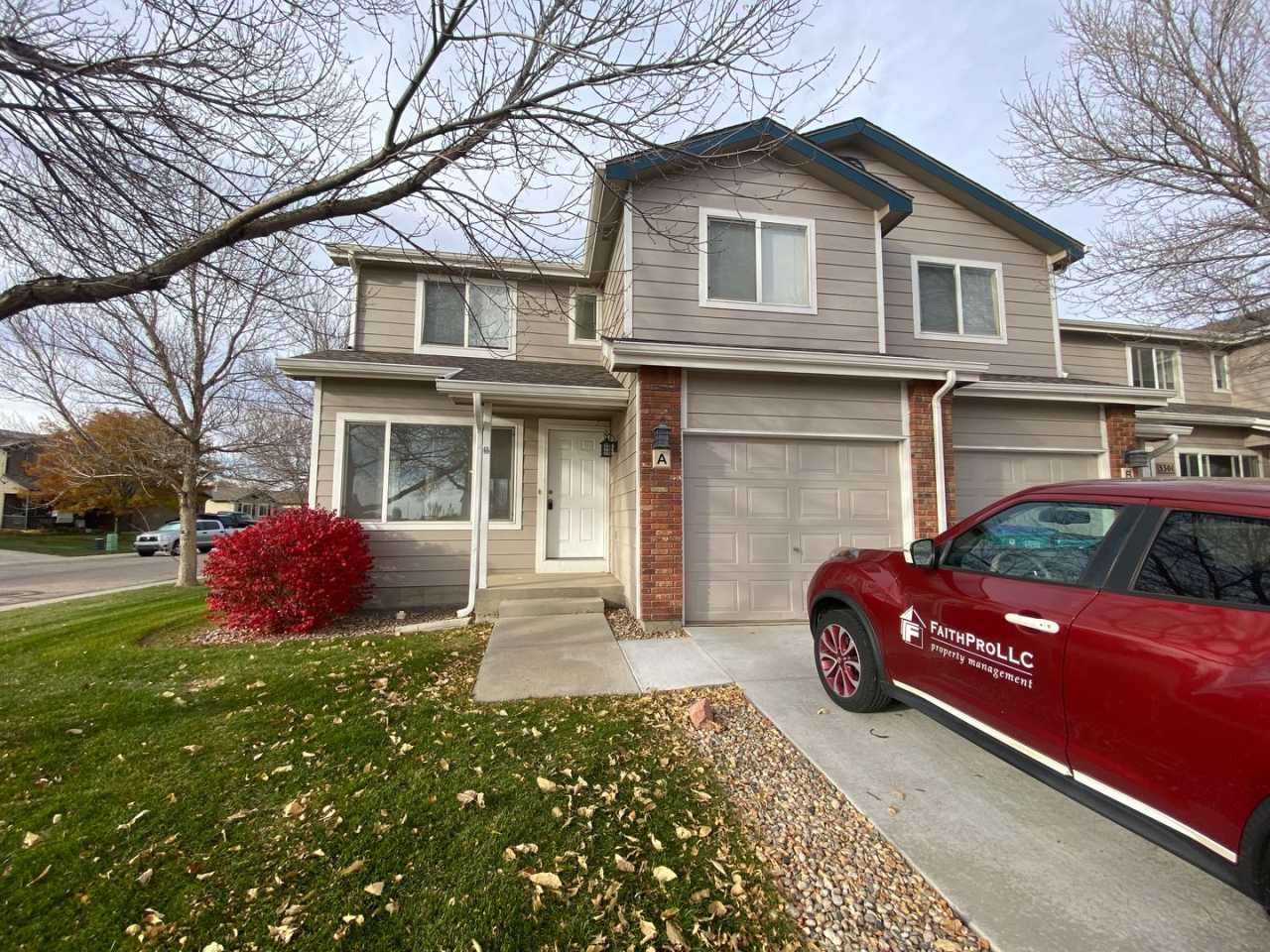 Bright  Inviting Wellington Townhome