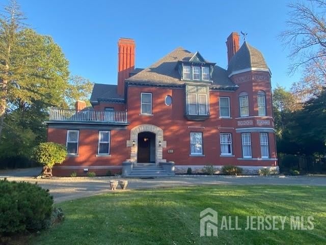 527-533 W 8th Street