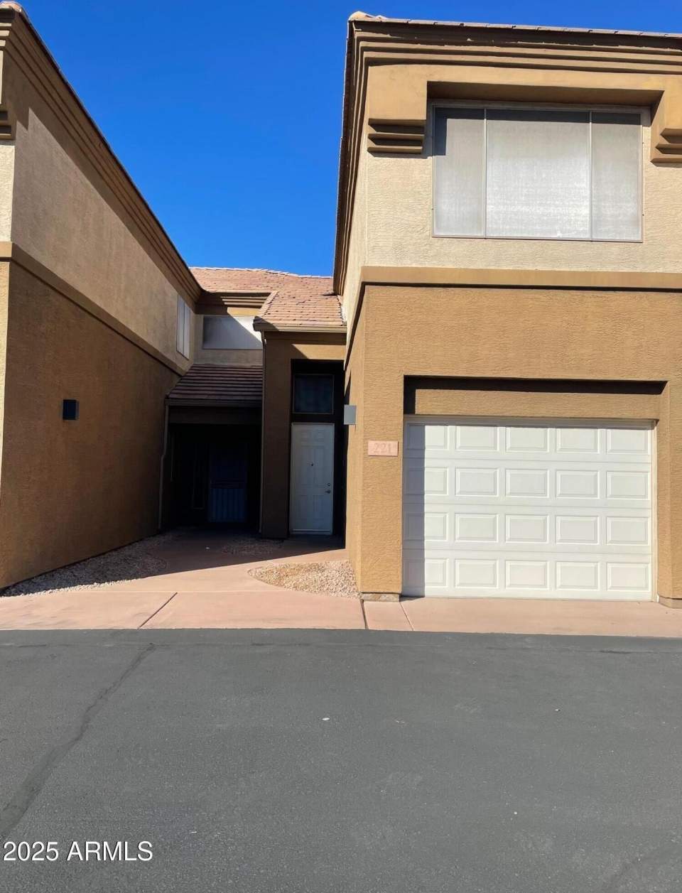 1445 E BROADWAY Road unit: 221