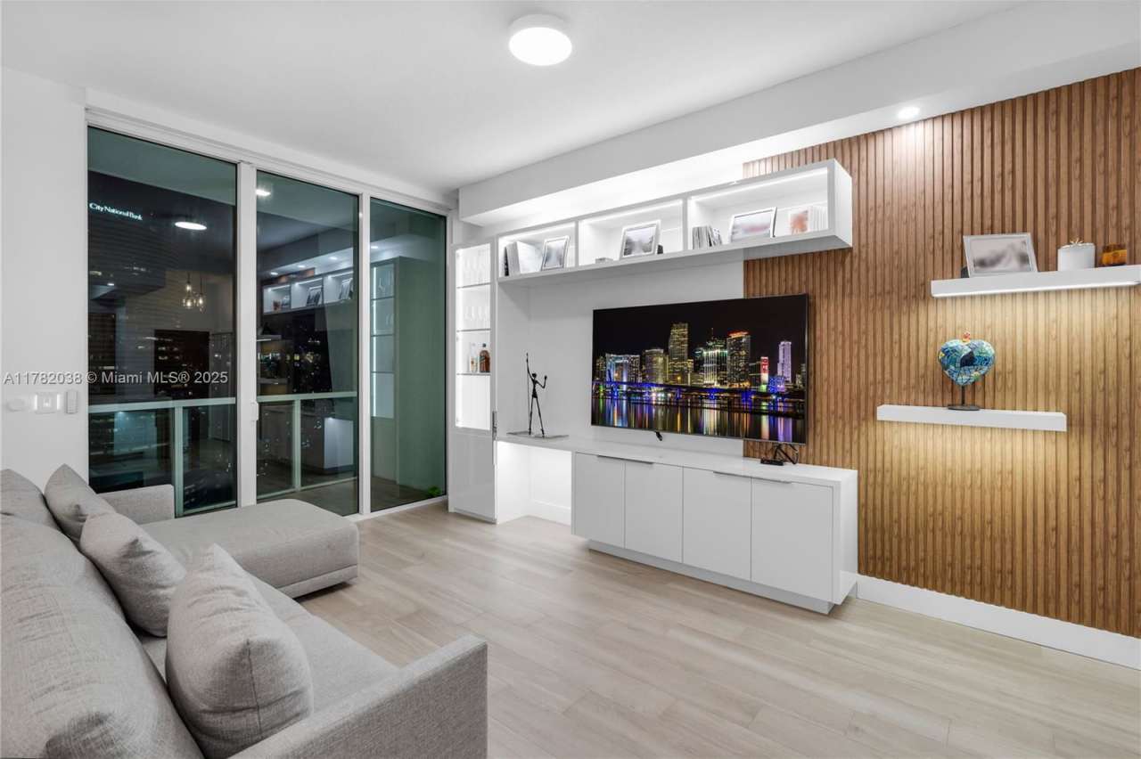 31 Southeast 5th Street