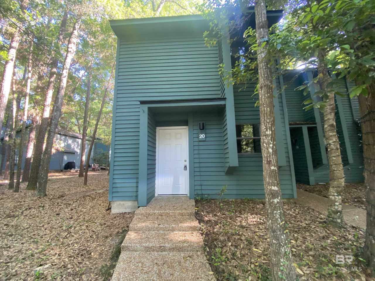 20 Summer Oaks Drive