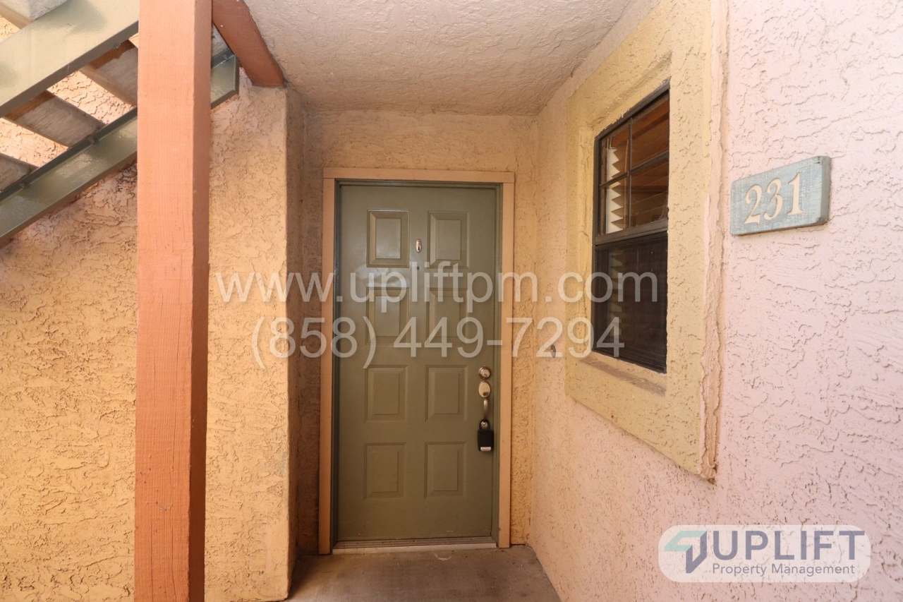 2-BED/2-BATH CONDO - CARMEL MOUNTAIN