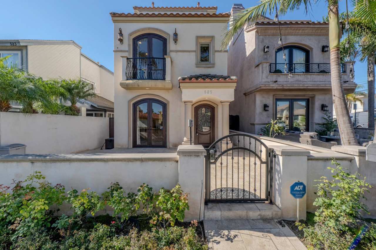 Downtown Huntington Beach