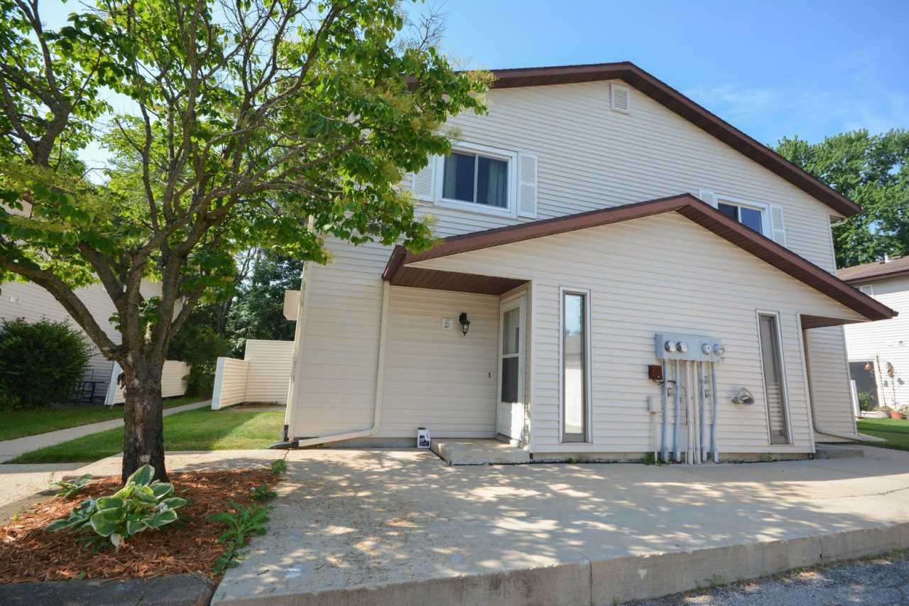 Great pet friendly townhome with private patio on quiet street!