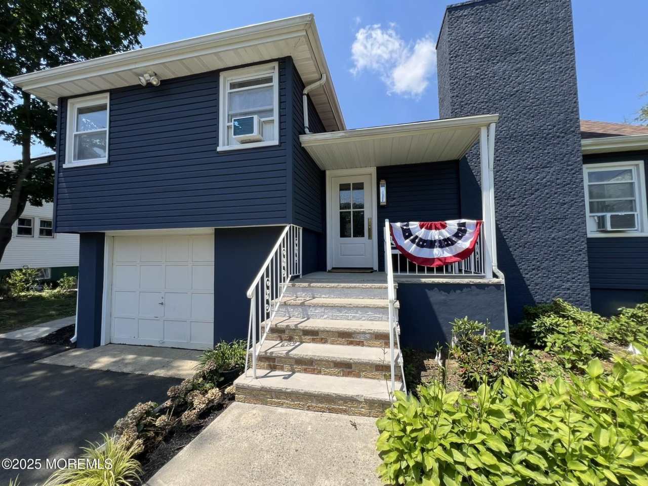 370 Macarthur Avenue