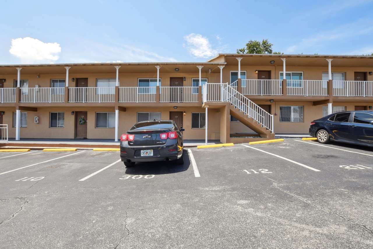 415 North Halifax Avenue - 1unit 109