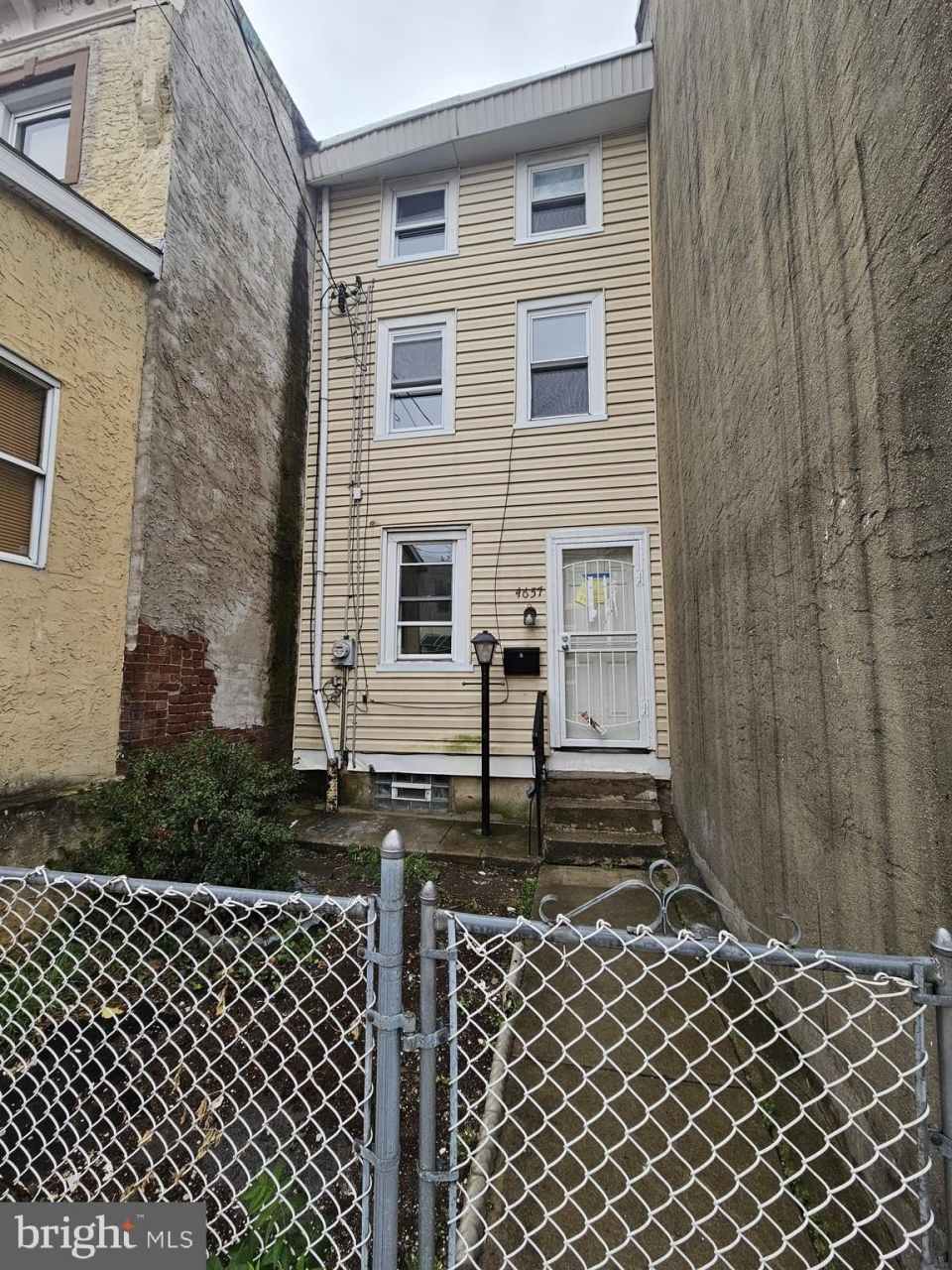 4657 MULBERRY STREET