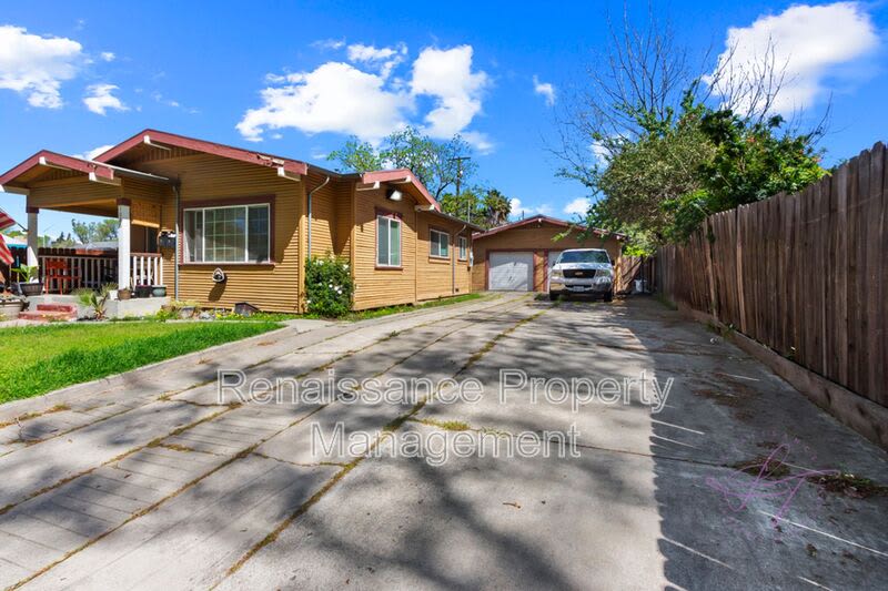 1026 N. Windeler Avenue