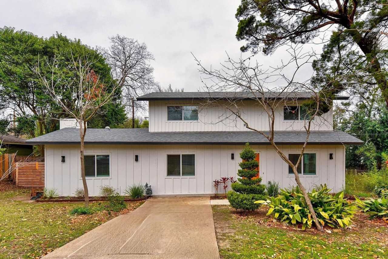 Room in 5 Bedroom Home at Lightsey Rd