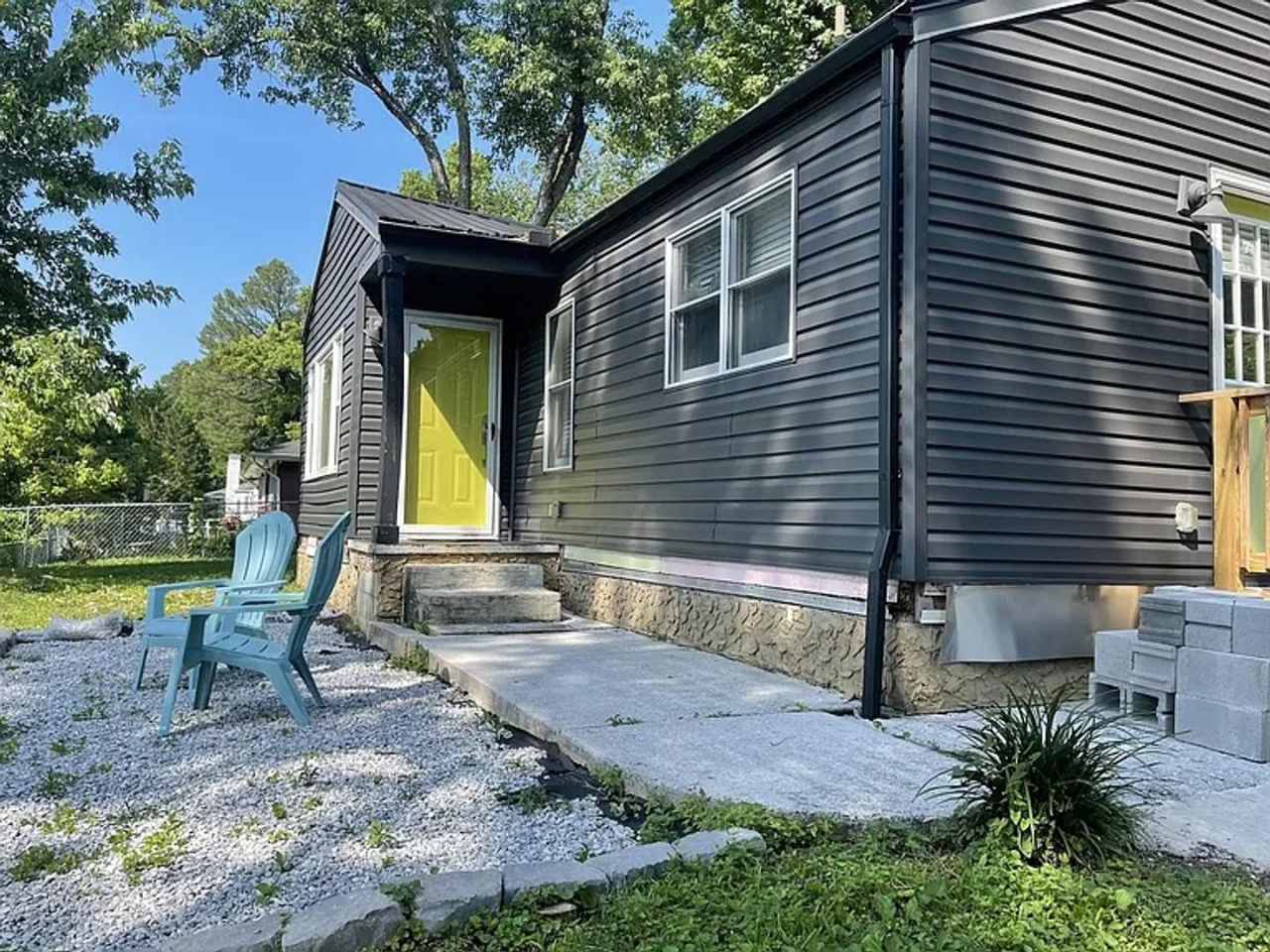 Cozy 2BR Home —1 minute from North Shore / Downtown
