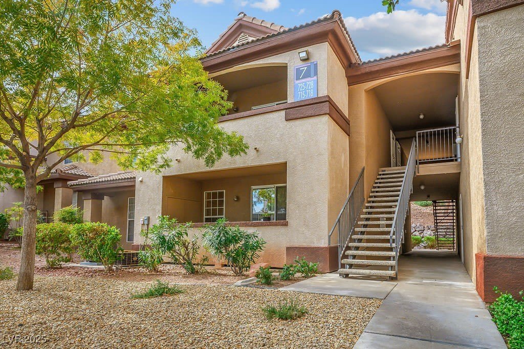 231 W Horizon Ridge Parkway