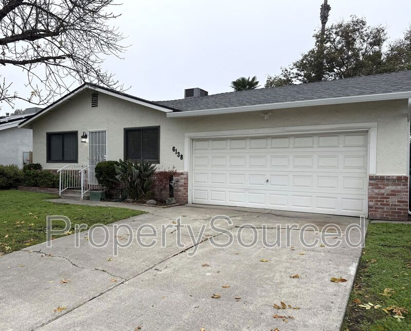 6138 Greenfield Lane