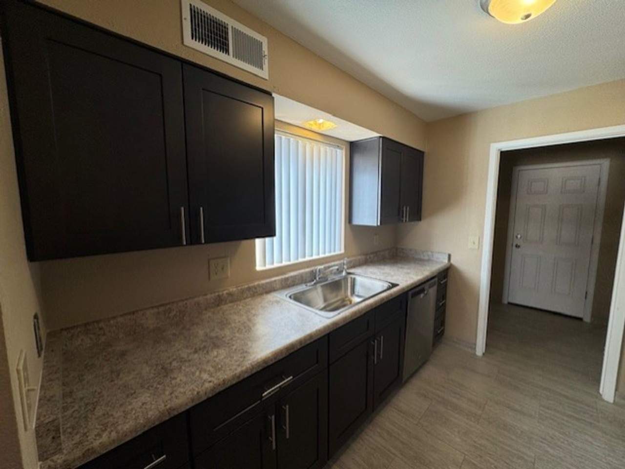 2 Bedroom*1 Bathroom Patio Home