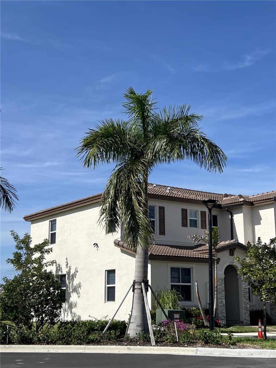 12318 N.W 23rd #court