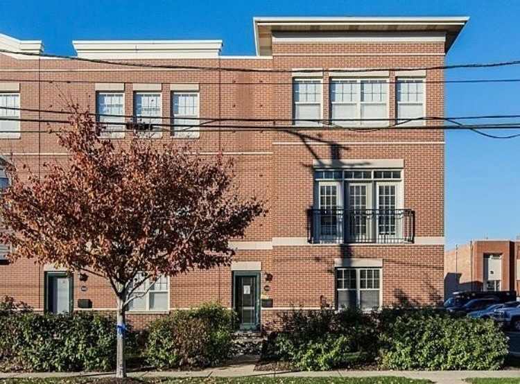 7426 W Fullerton Avenue