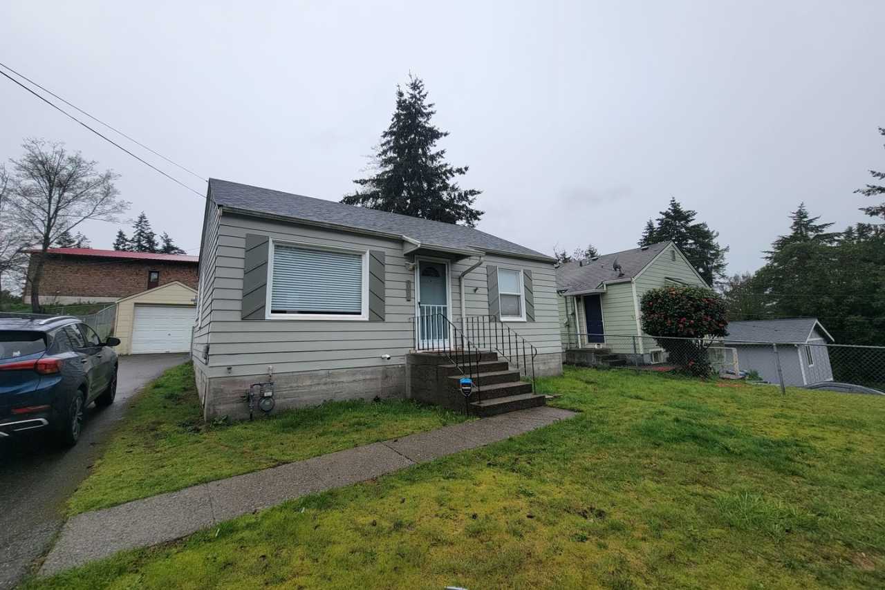 Charming 2 bedroom close to town