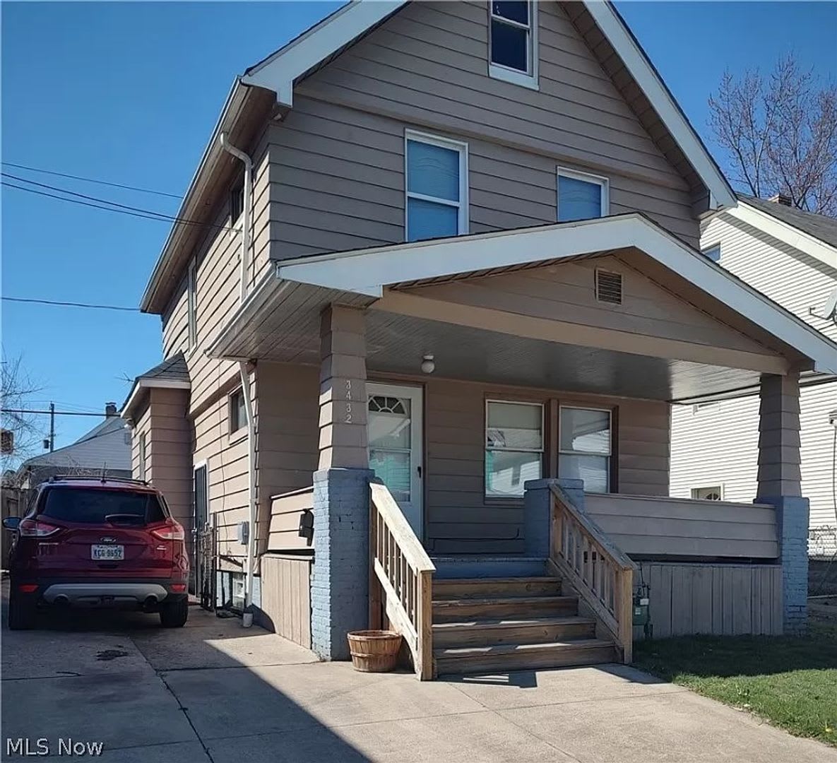 Large 4 Bedroom 2 Bath House in Cleveland