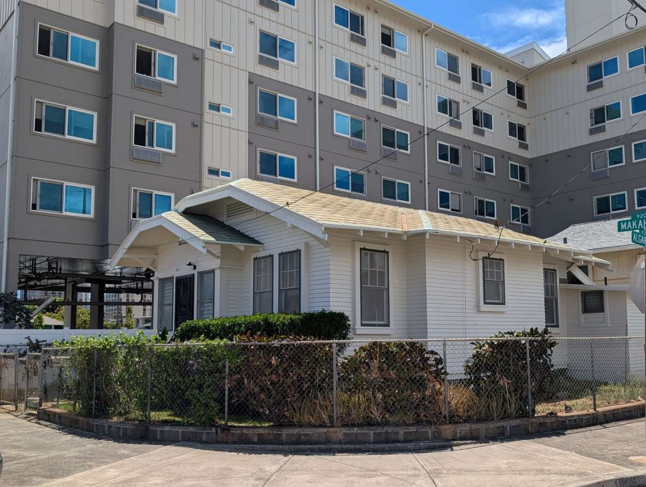 Centrally located 2 Bed, 1.5 Bath house in McCully area