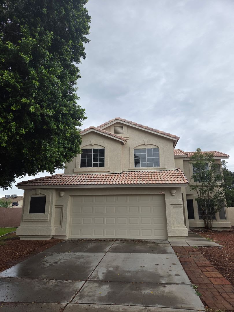 Prime Gilbert location Power  Guadalupe 4 bedroom / 2 bath