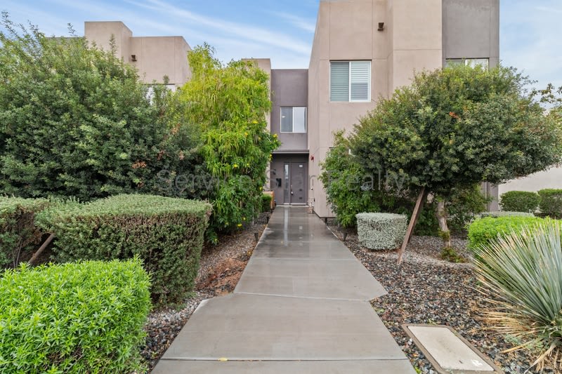 1742 E Cheery Lynn Rd