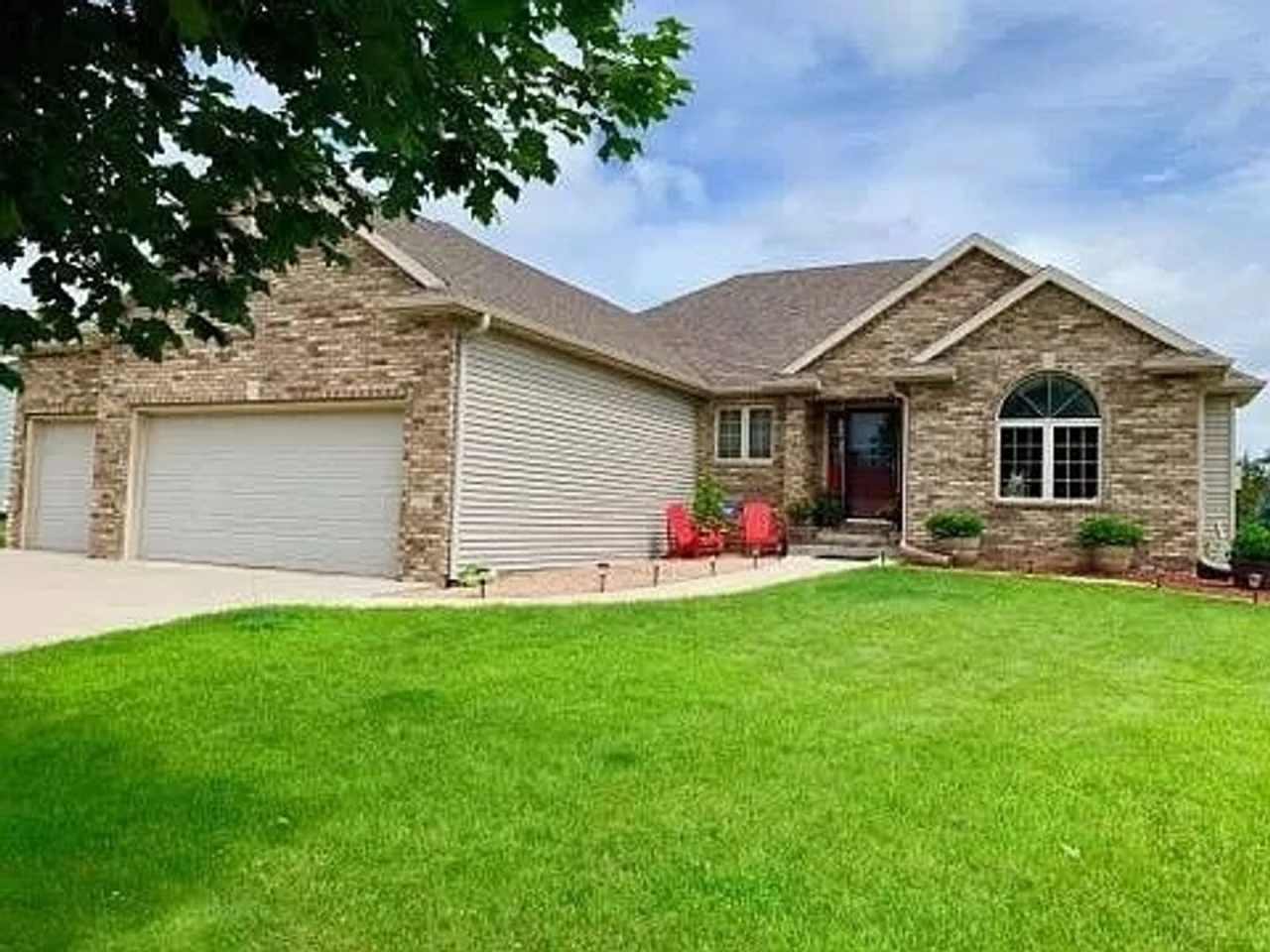 Spacious Fully Furnished Home Near Mayo Clinic