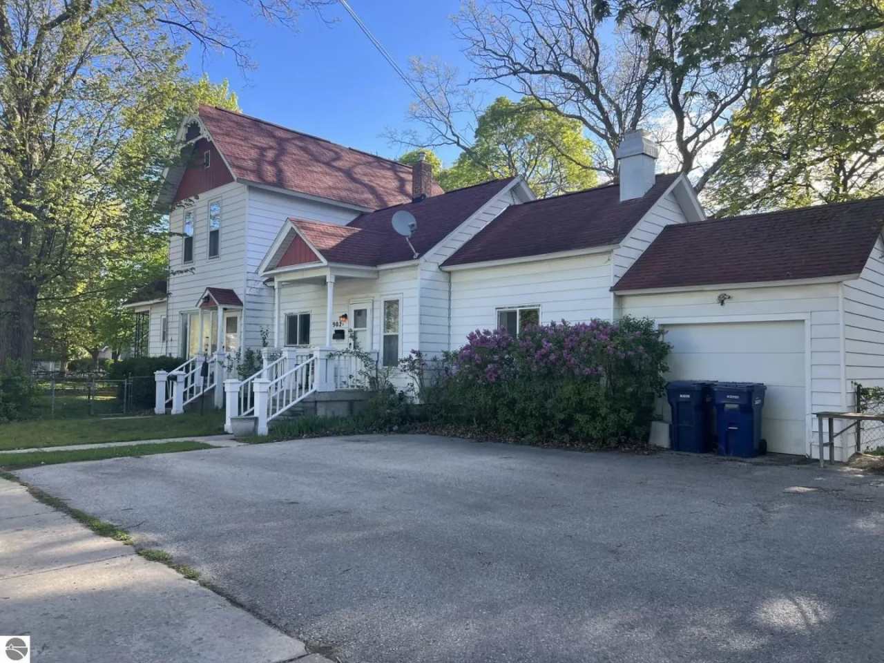 Beautifully updated in prime location!