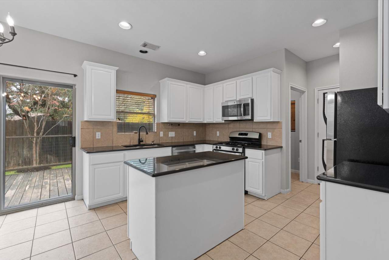 2240 Independence Dr #A83, Austin, Texas 78745