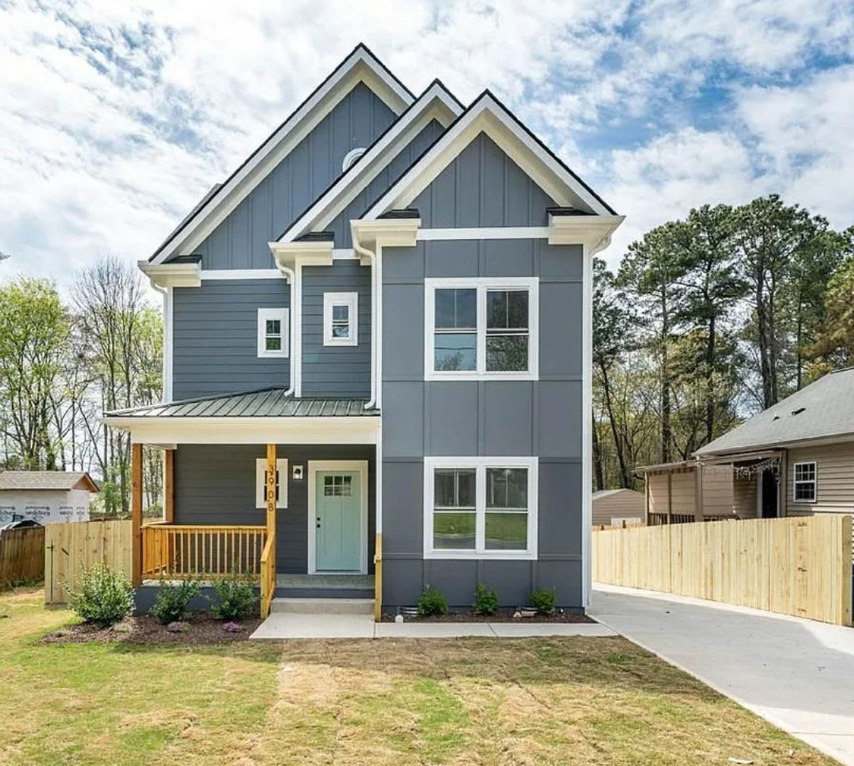 Room in 5 Bedroom Home at Booker Ave