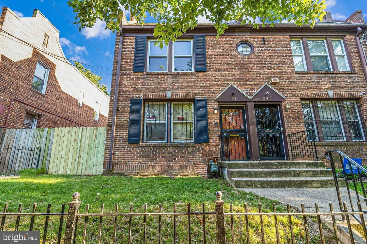 347 PARKLAND Place SE