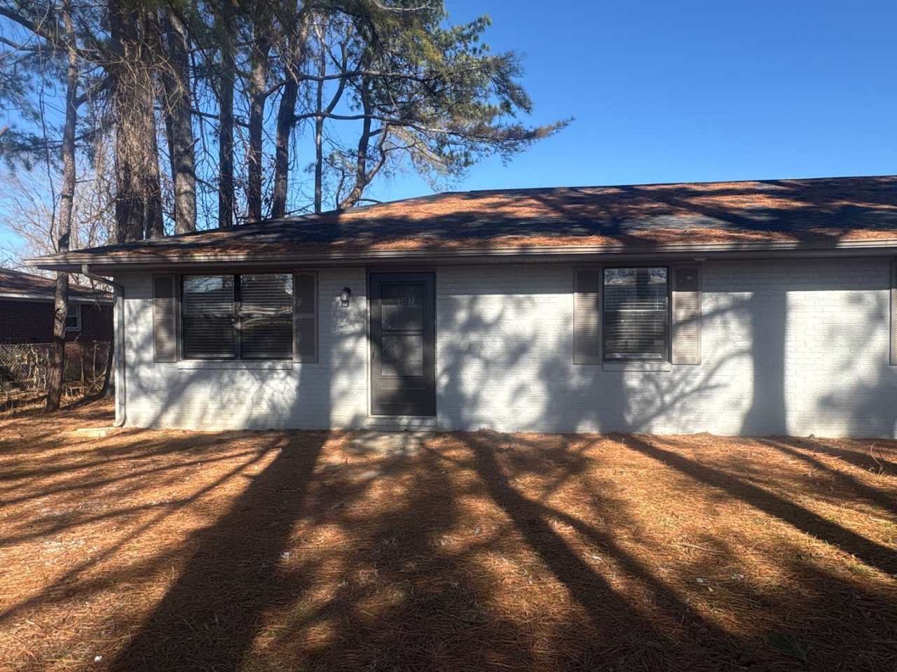 $500 OFF 1st FULL MONTHS RENT...Renovated 2 Bedroom Duplex in Manchester