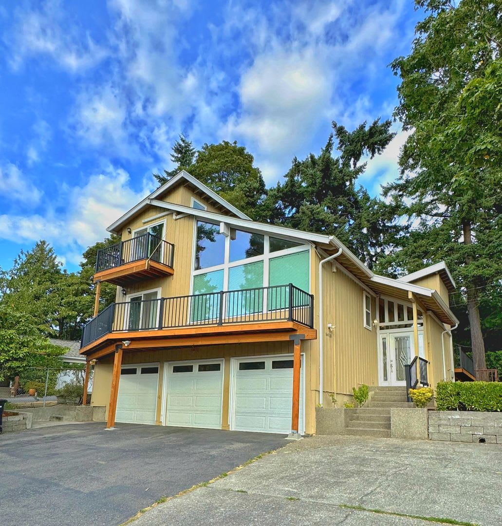 Mercer Island gem - 4 BD 2.5 Ba in Beautiful Mercer Island with new heat pump installed