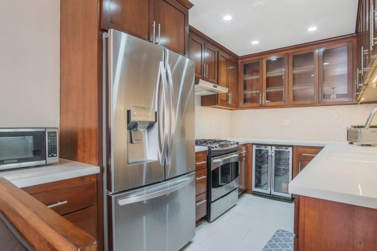 Renovated three-bedroom, three-bath 2-story condo in the heart of Santa Monica!