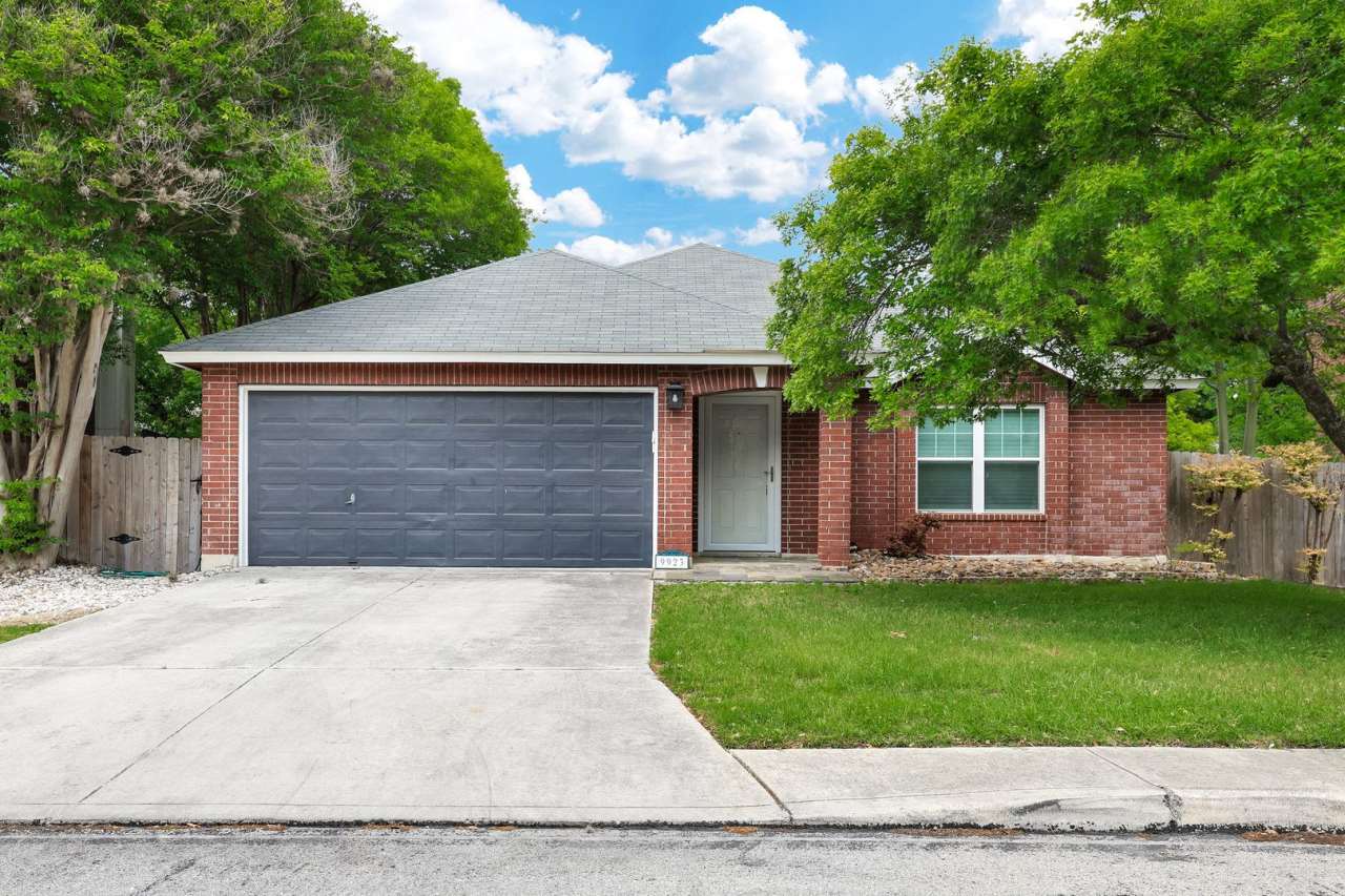 ***MOVE-IN SPECIAL: ONE WEEK FREE***Stylishly Updated 3-Bedroom Home with Modern Amenities and Easy Highway Access