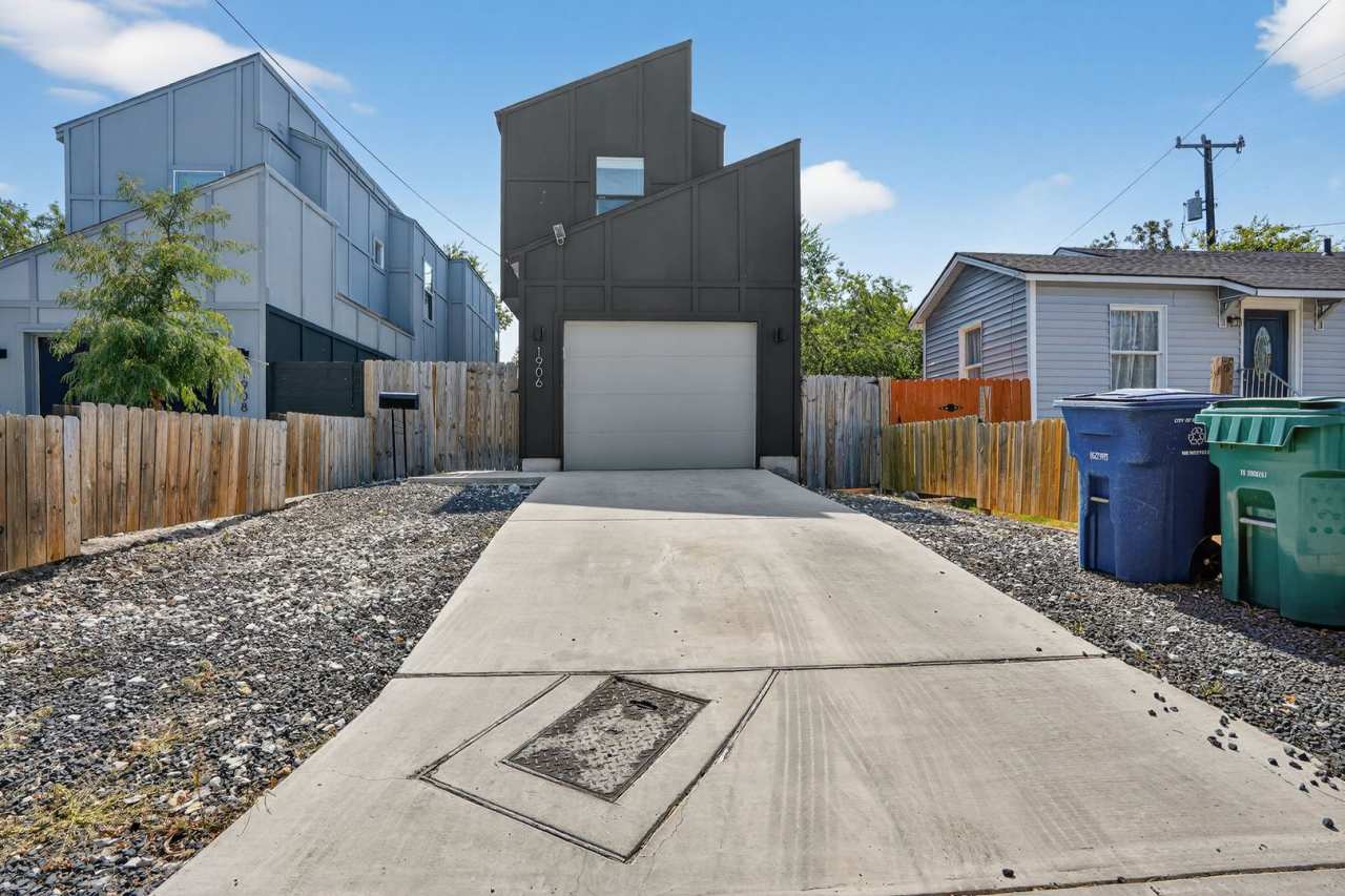 Urban Modern Living Near Downtown San Antonio! **2 Weeks Free!!**