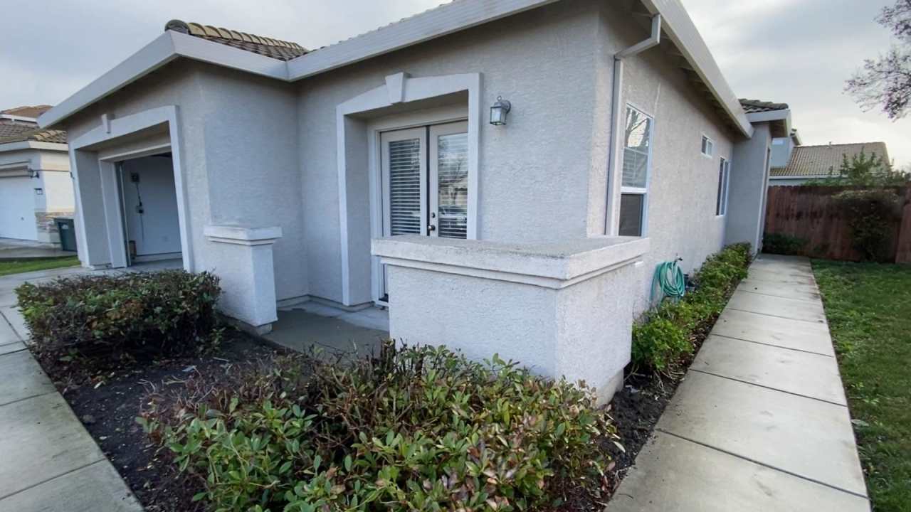 $500 MOVE-IN BONUS. Desirable Single-Story Natomas Home