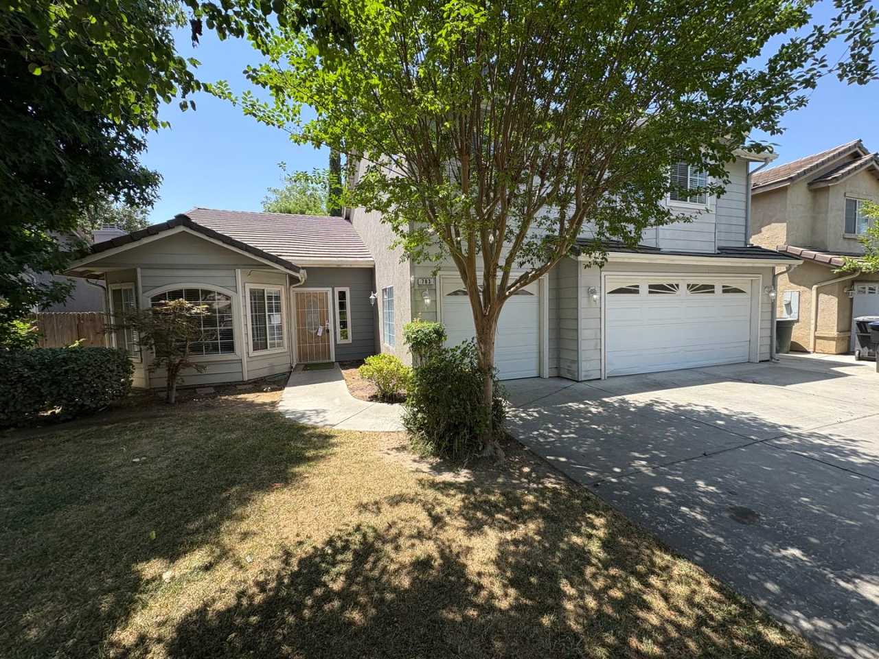 Beautiful 4 Bedroom Available Now!