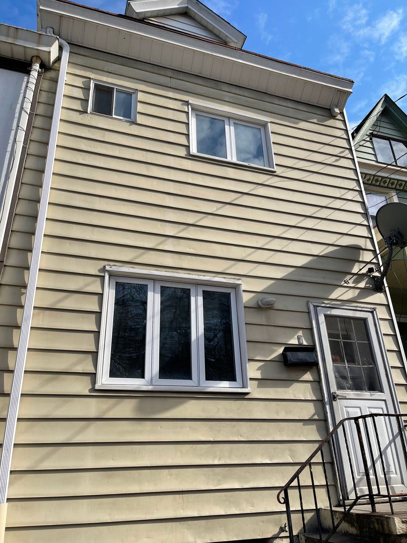 3 Bedroom House in Southside - Off Street Parking and Central Air