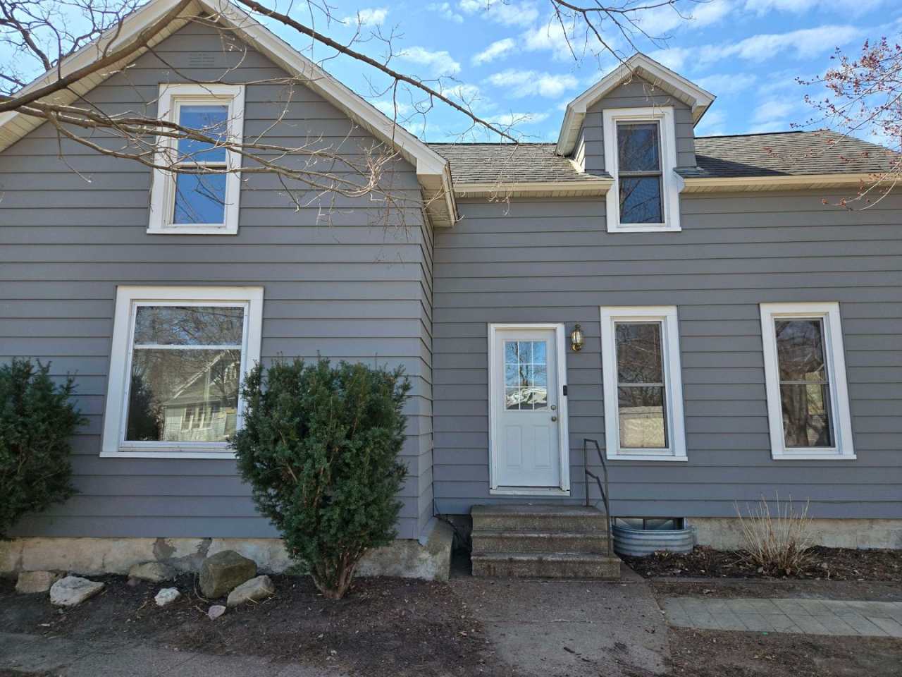 $1,450| 3BD 1 BA| 1211 Garfield Ave| Available Now!