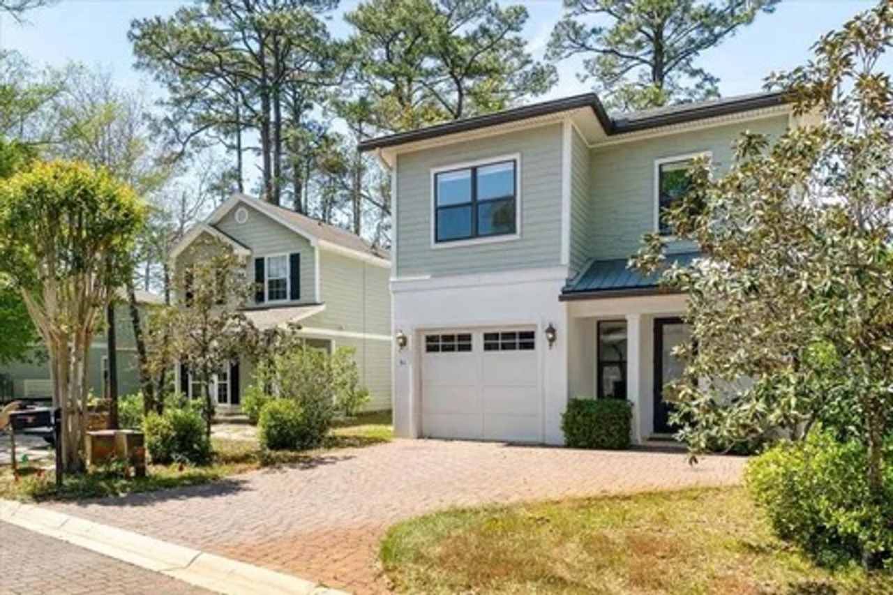 Santa Rosa Beach Sacred Oaks Community. GORGEOUS 3 bedroom 3.5 bath home.