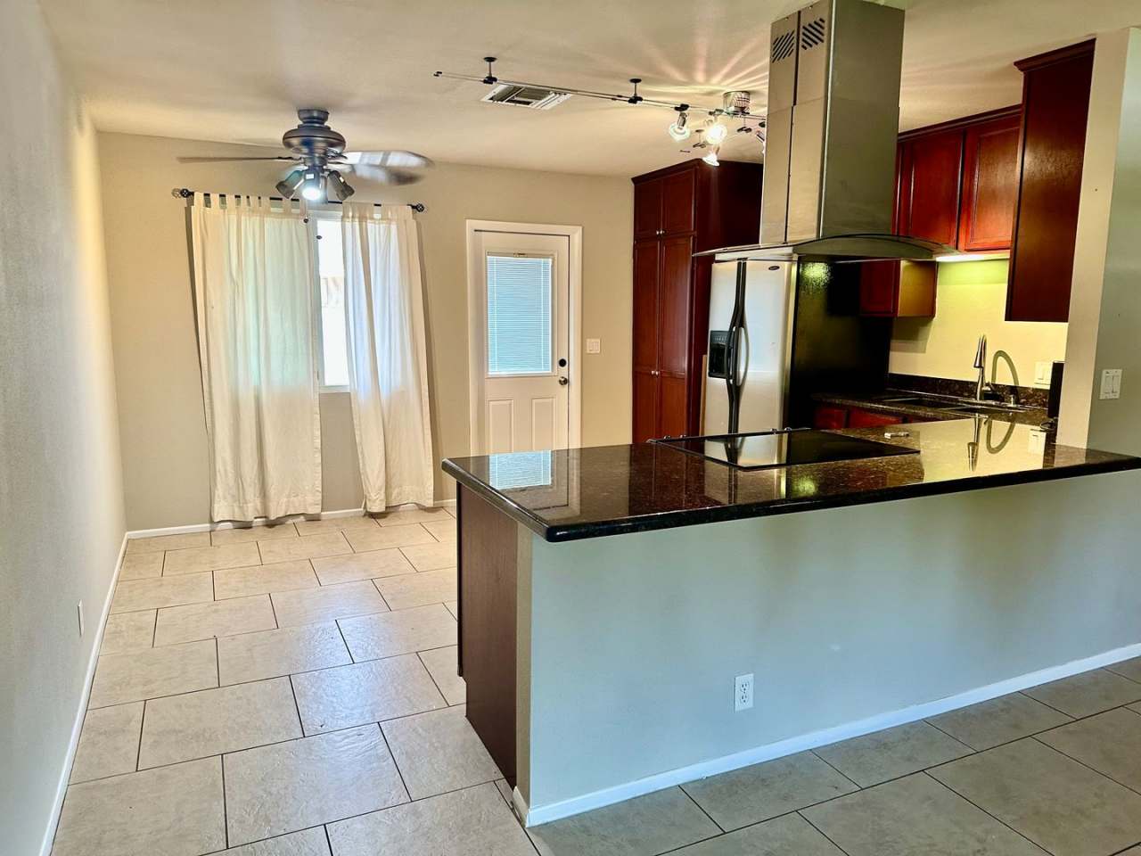 Discover this Charming 2-Bedroom - Tempe - Close to Mill Ave