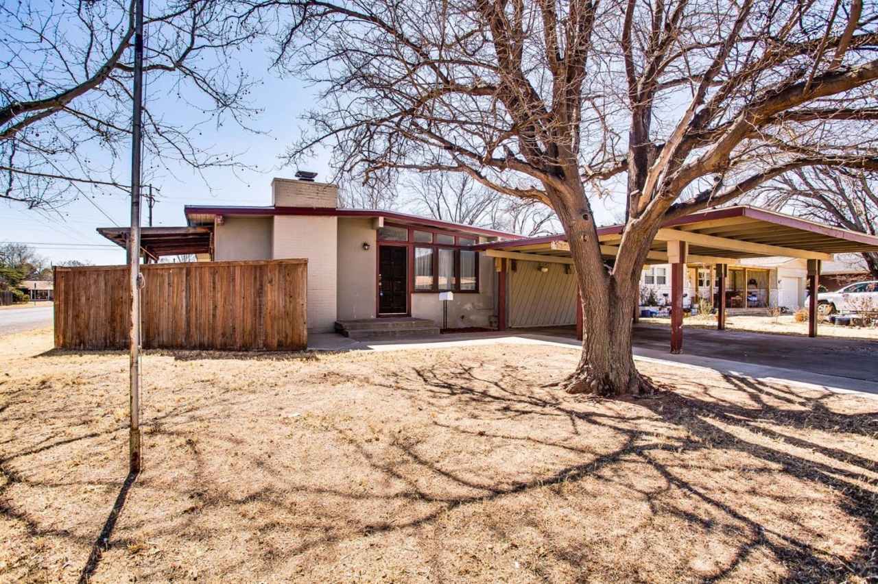 Great 3/3 with lots of Space for Entertaining