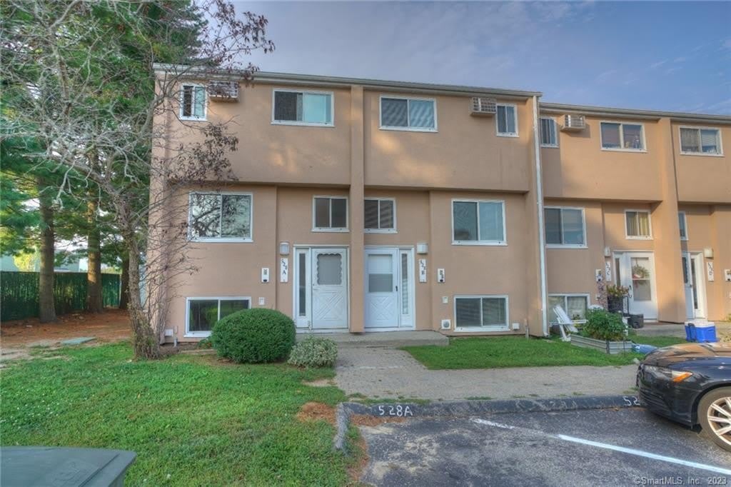 528 Shennecossett Road