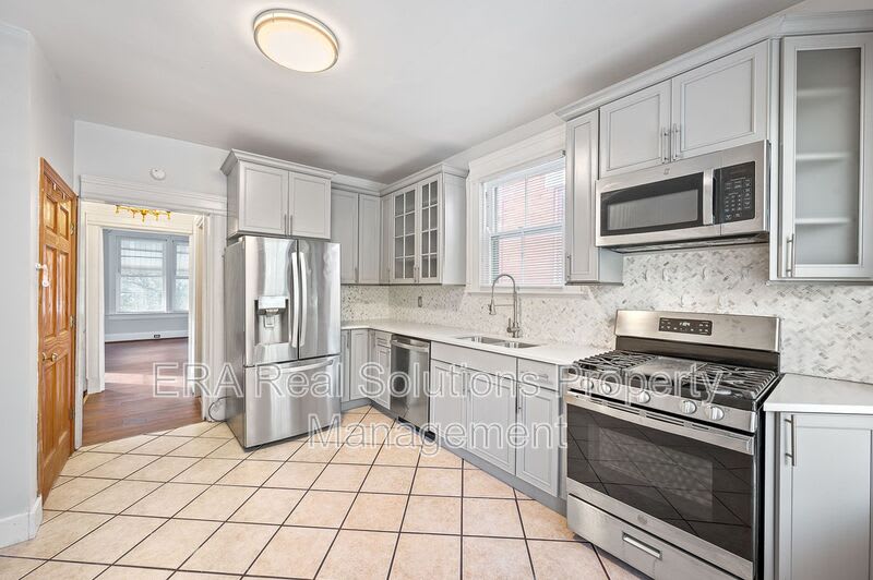 4560 North Edgewood Ave