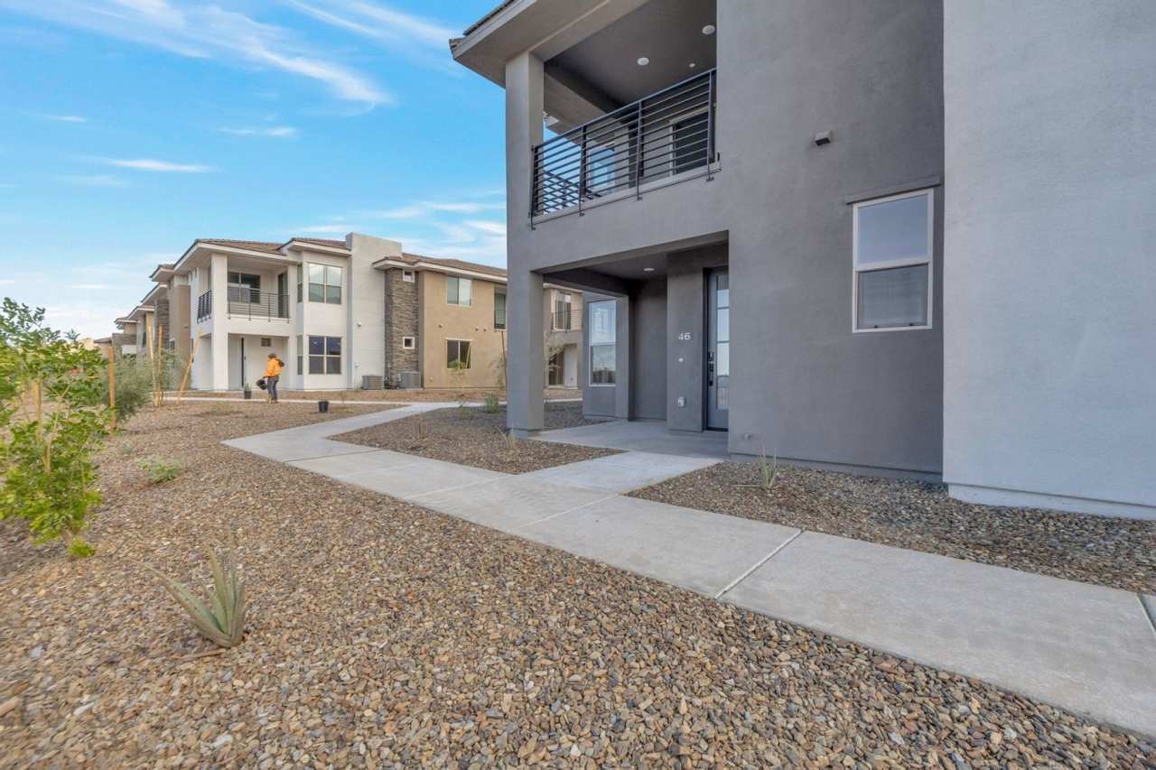 Charming 2BR Condo in Phoenix