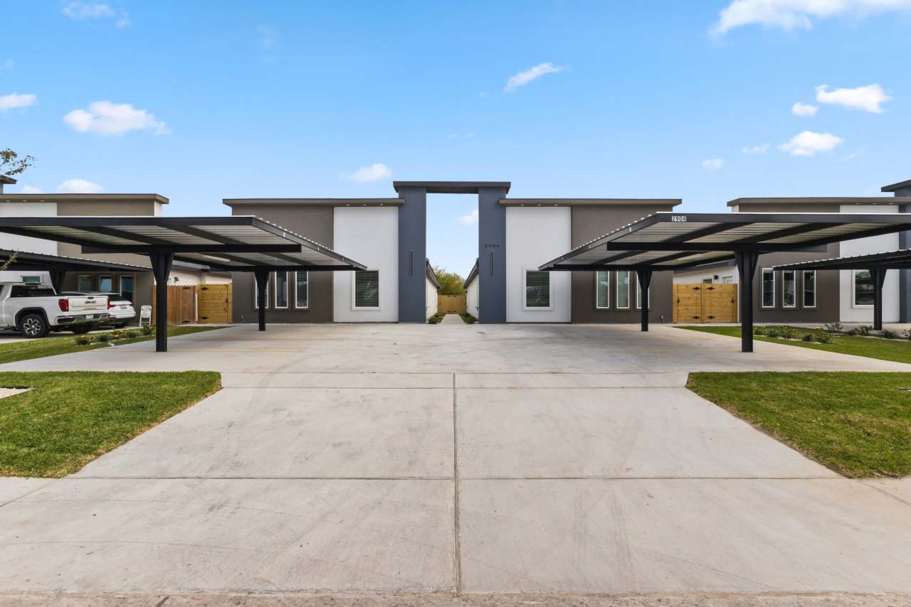 2904 S Links Drive - 1