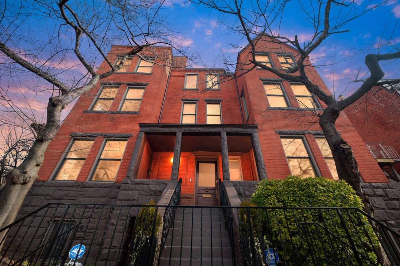 **Luxurious Upgraded 5BR/4BA Residence in the Heart of Dupont Circle**