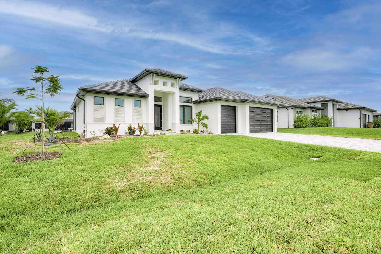 2322 Northwest 39th Avenue